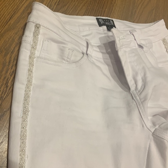 White jeans with pearls - Picture 3 of 6